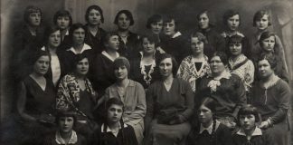 1929, Augustów. Związek Obywatelskiej Pracy Kobiet w Augustowie: kurs kroju i szycia. źródło: Biblioteka Narodowa